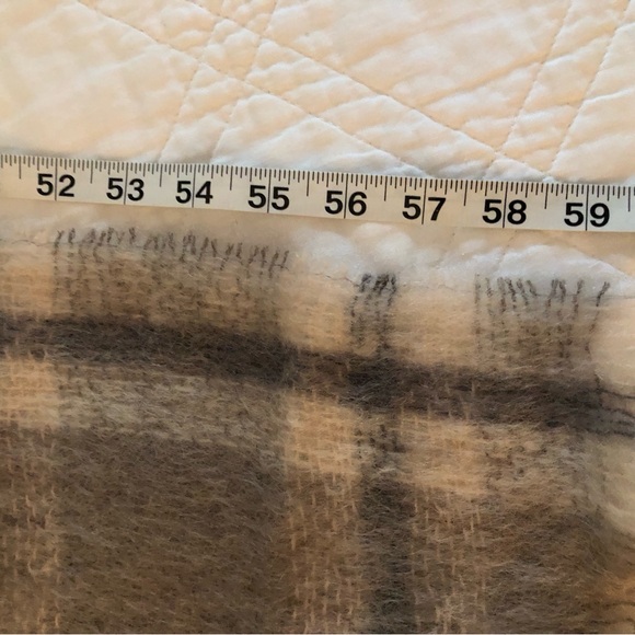 NWT Foxford Plaid Wool Scarf - Made in Ireland (75% Mohair, 20% Wool, 5% Nylon) - Picture 9 of 11